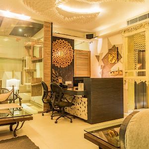 Yahvi Hotel